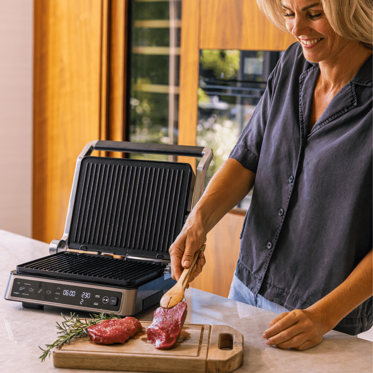 Contactgrill deluxe - Safecourt Kitchen